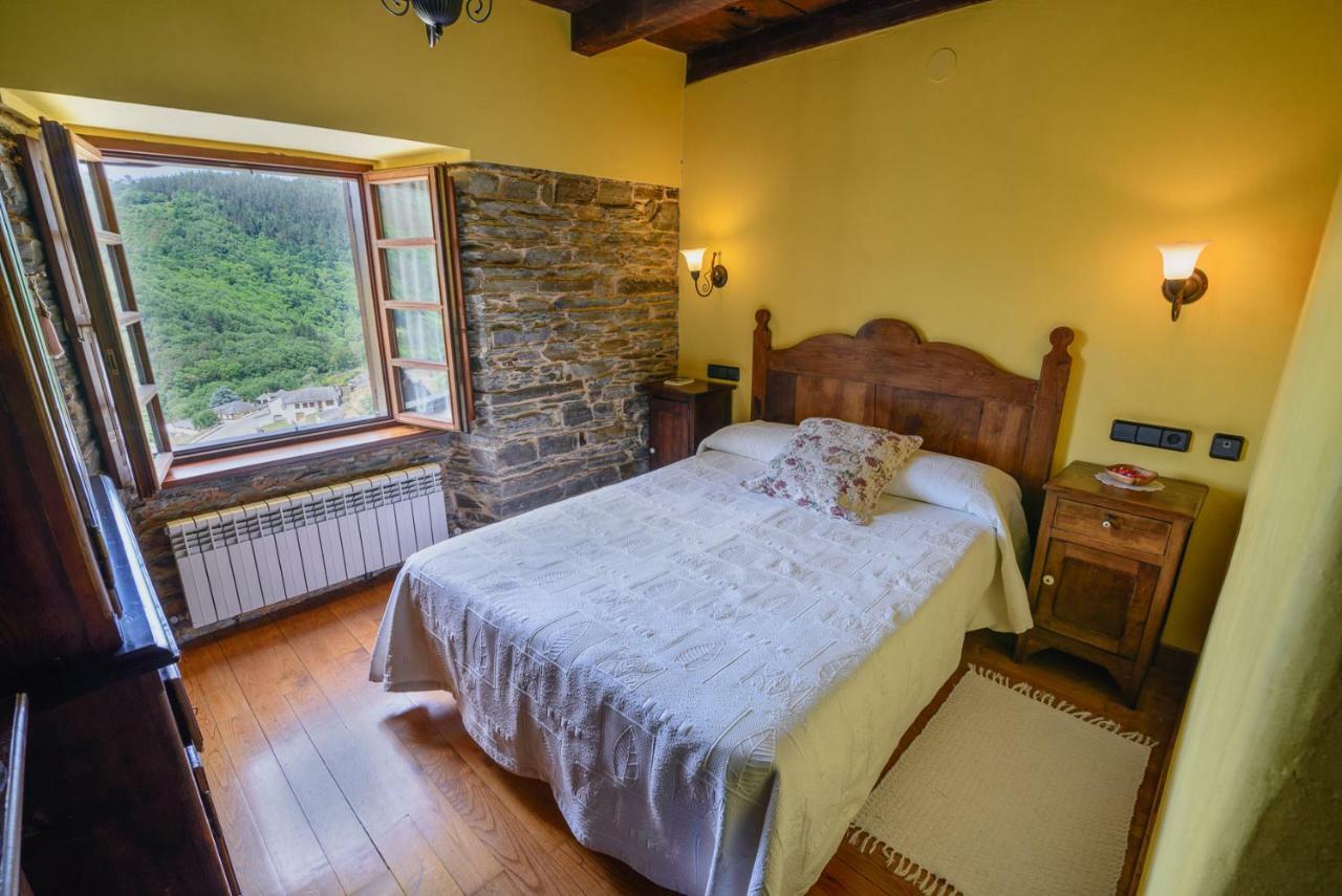 A Casoa Guest House Санта Еулалия де Оскос Екстериор снимка